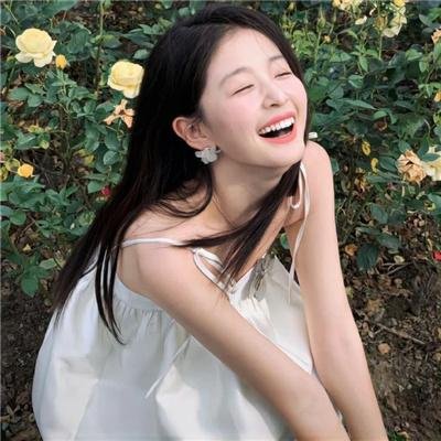 穿风信子蓝的少女